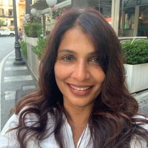 Meet your Posher, Aparna